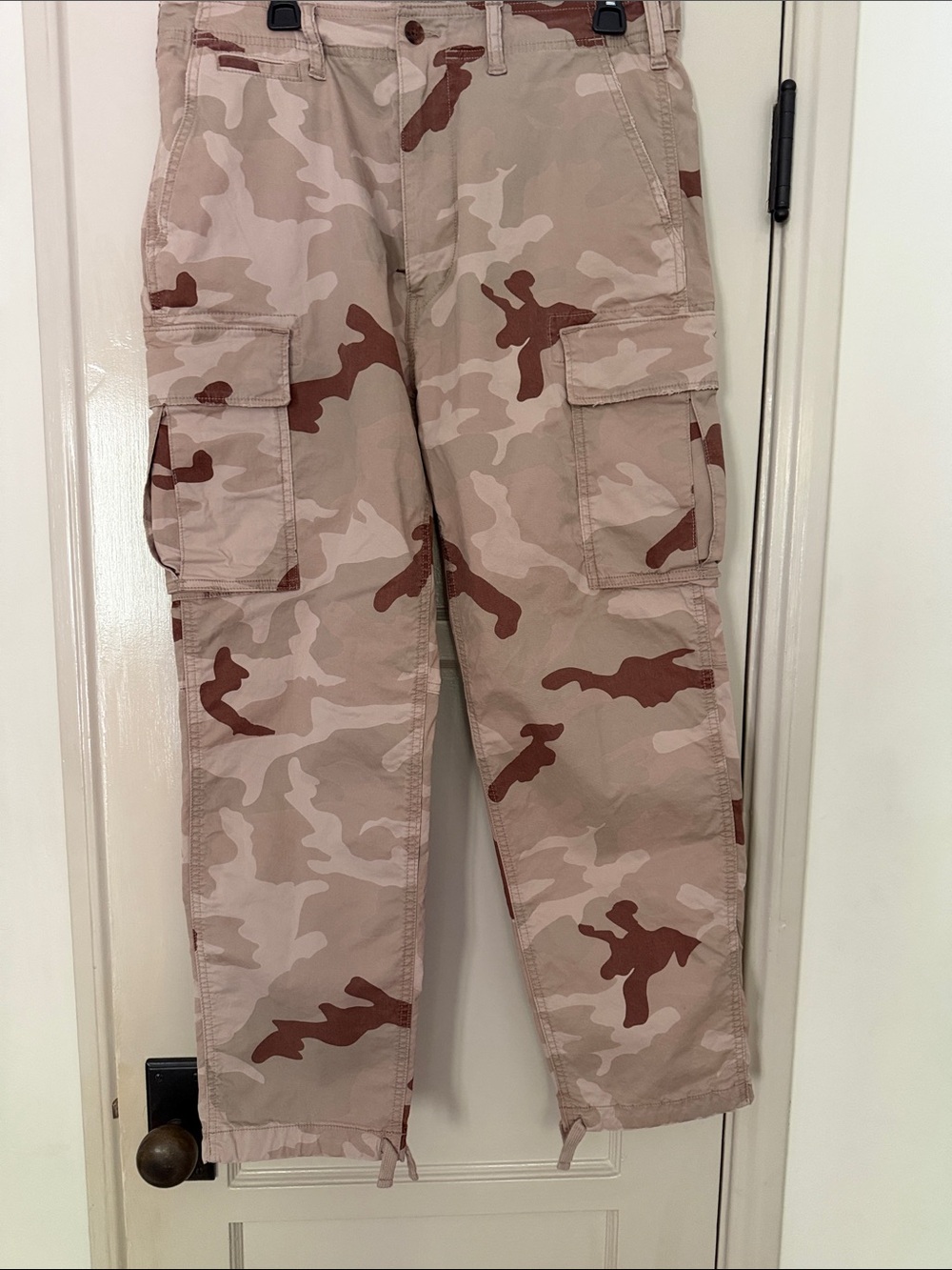 American Eagle Outfitters Tan & Brown Flex Cargo Camo Pants